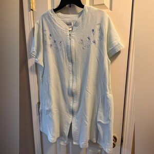 Vanity Fair Short Zip-up Robe